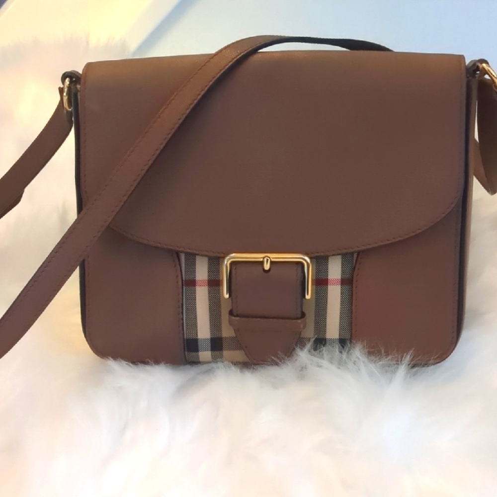 Authentic Burberry crossbody buckle bag